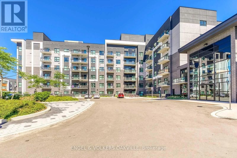 #232 102 Grovewood Common, Oakville (GO Glenorchy), Ontario, L6H0X2, Oakville (GO Glenorchy), Ontario — photo 1 of 5
