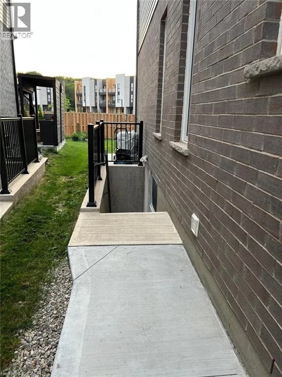 #Bsmt 281 WOODBINE Avenue, Kitchener, Ontario, N2R0L2, Kitchener, Ontario — photo 1 of 5