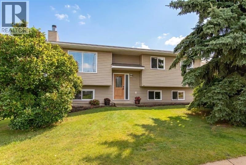 22 Bruns Crescent, Lacombe, Alberta, T4L1P1, Lacombe, Alberta — photo 1 of 5