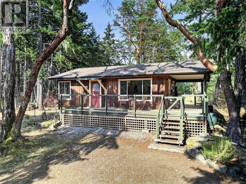 380 Langs Road, Salt Spring, British Columbia, V8K1N3, Salt Spring, British Columbia — photo 1 of 5