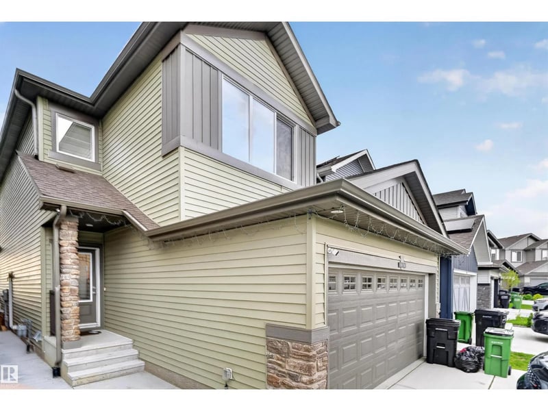 1676 27 ST NW, Edmonton, Alberta, T6T2T8, Edmonton, Alberta — photo 1 of 5
