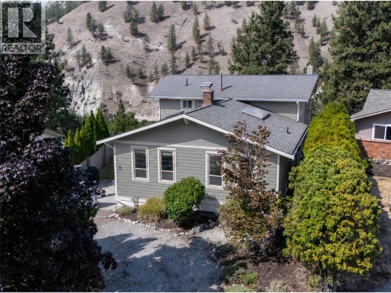 157 ADAMS Crescent, Penticton, British Columbia, V2A7B6, Penticton, British Columbia — photo 1 of 5