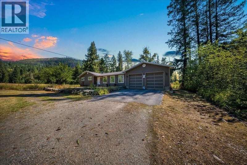 317 Rose Road, Salmo, British Columbia, V0G1Z0, Salmo, British Columbia — photo 1 of 5