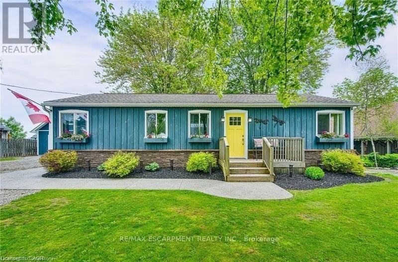 8 Beach Road, Haldimand (Dunnville), Ontario, N0A1K0, Haldimand (Dunnville), Ontario — photo 1 of 5