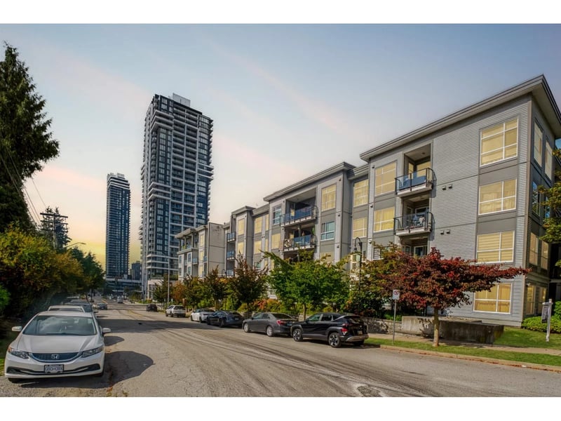 #523 13733 107A Avenue, Surrey, British Columbia, V3T0B7, Surrey, British Columbia — photo 1 of 5