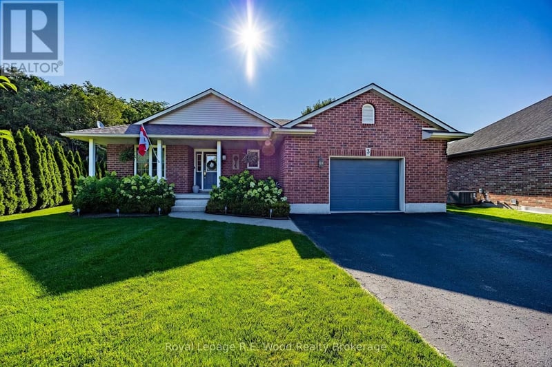3 Otterview Drive, Norwich (Otterville), Ontario, N0J1R0, Norwich (Otterville), Ontario — photo 1 of 5