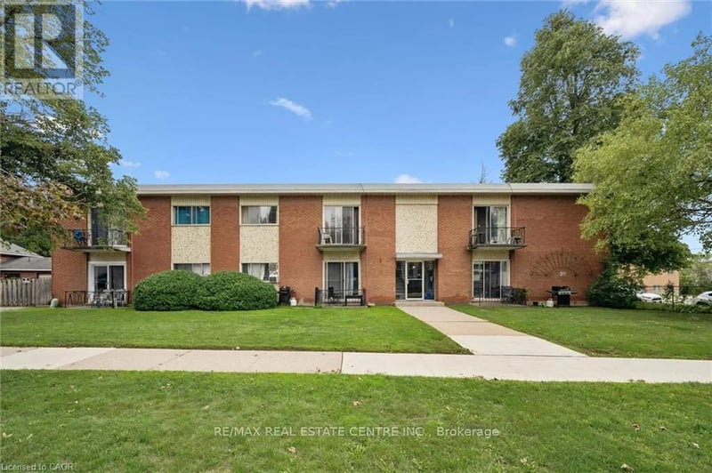 25 Walton Avenue, Kitchener, Ontario, N2C2B4, Kitchener, Ontario — photo 1 of 5
