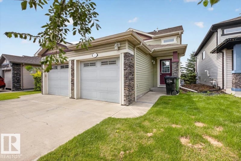 #25 6520 2 AV SW, Edmonton, Alberta, T6X1S4, Edmonton, Alberta — photo 1 of 5