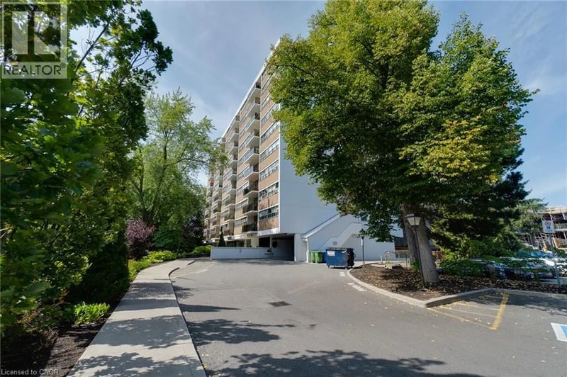 #507 212 KERR Street, Oakville, Ontario, L6K3B1, Oakville, Ontario — photo 1 of 5