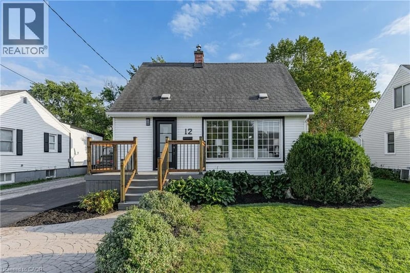 12 ADMIRAL Road, St. Catharines, Ontario, L2P1G5, St. Catharines, Ontario — photo 1 of 5