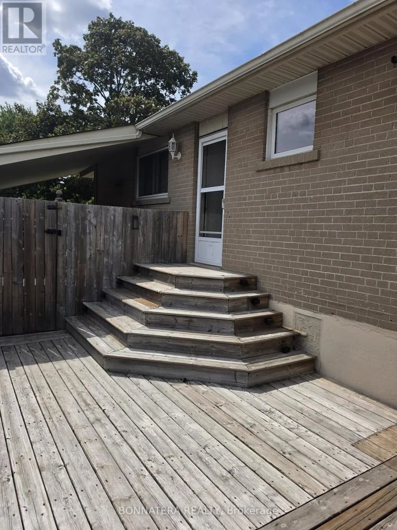 14 Northwood Drive, Brampton (Northwood Park), Ontario, L6X2L2, Brampton (Northwood Park), Ontario — photo 1 of 5