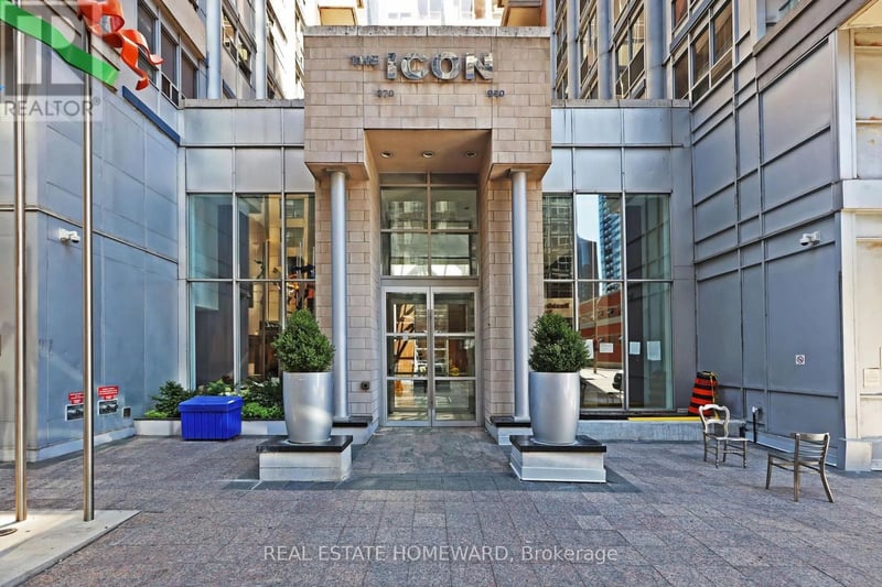 #PH31 250 Wellington Street West, Toronto (Waterfront Communities), Ontario, M5V3P6, Toronto (Waterfront Communities), Ontario — photo 1 of 5