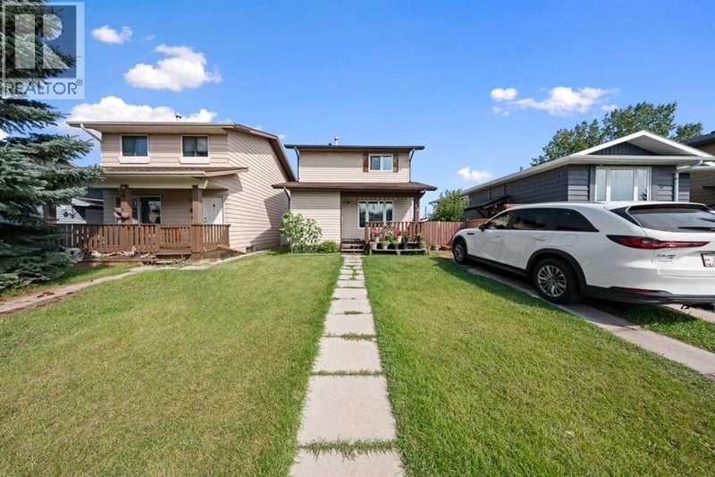 32 Shawmeadows Road Southwest, Calgary, Alberta, T2Y1B2, Calgary, Alberta — photo 1 of 5