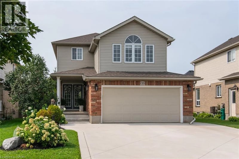 31 STIEFELMEYER Crescent, Baden, Ontario, N3A2L1, Baden, Ontario — photo 1 of 5