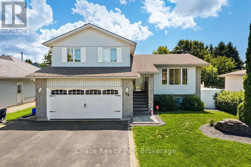 54 Edward Street, Penetanguishene, Ontario, L9M1J8, Penetanguishene, Ontario — photo 1 of 5