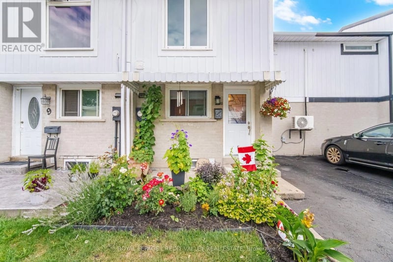 10 Gladstone Square, Brampton (Northgate), Ontario, L6S2H5, Brampton (Northgate), Ontario — photo 1 of 5