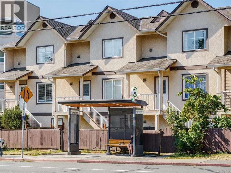 #4 311 Burnside Road East, Victoria, British Columbia, V9A1A6, Victoria, British Columbia — photo 1 of 5