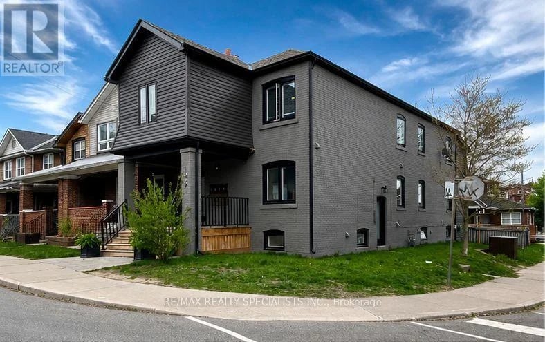 1659 Gerrard Street East, Toronto (Woodbine Corridor), Ontario, M4L2A9, Toronto (Woodbine Corridor), Ontario — photo 1 of 5