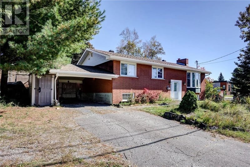 890 Auger Avenue, Sudbury, Ontario, P3A4A6, Sudbury, Ontario — photo 1 of 5