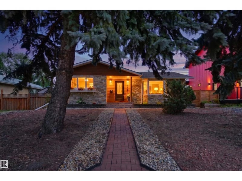 8819 142 ST NW, Edmonton, Alberta, T5R0M3, Edmonton, Alberta — photo 1 of 5