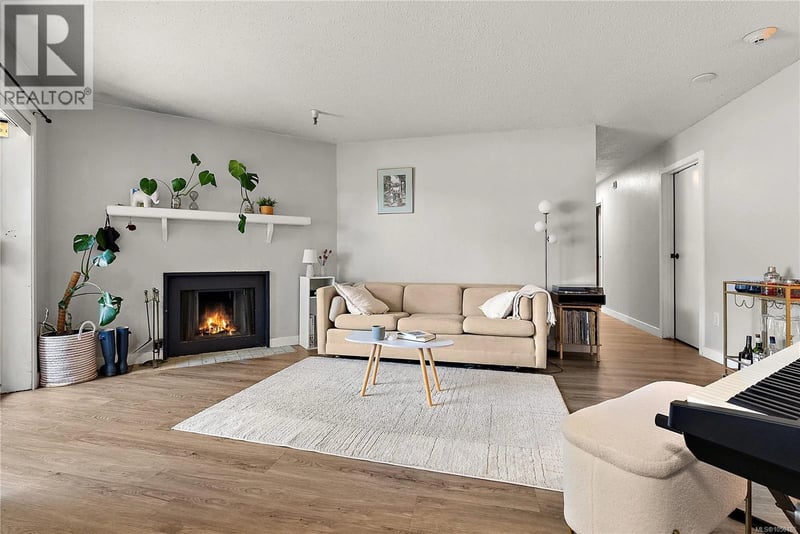 #106 71 Gorge Road West, Saanich, British Columbia, V9A1L9, Saanich, British Columbia — photo 1 of 5