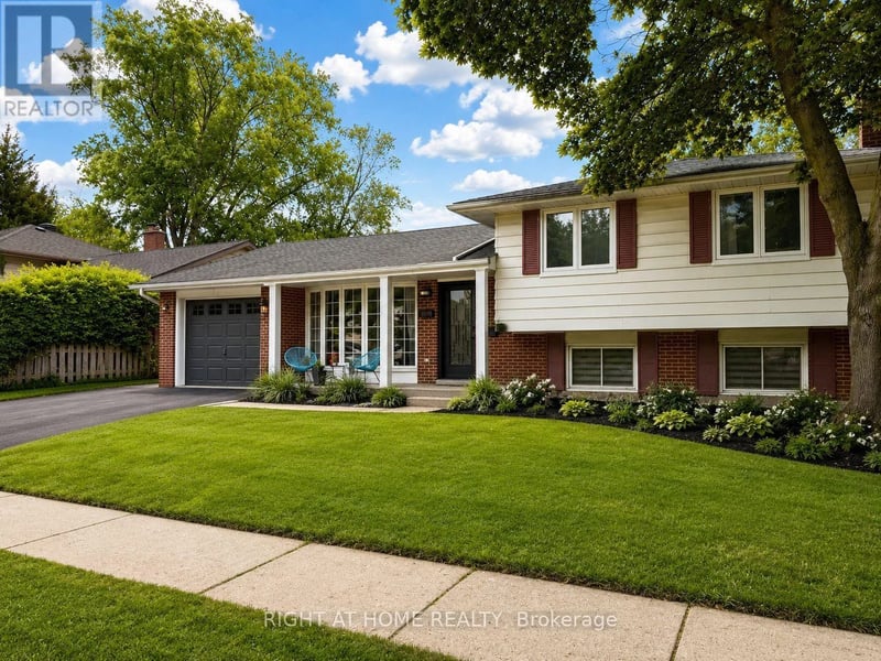 4440 Cosburn Crescent, Burlington (Shoreacres), Ontario, L7L1S5, Burlington (Shoreacres), Ontario — photo 1 of 5