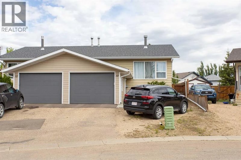 10 Valley Crescent, Lacombe, Alberta, T4L1N9, Lacombe, Alberta — photo 1 of 5