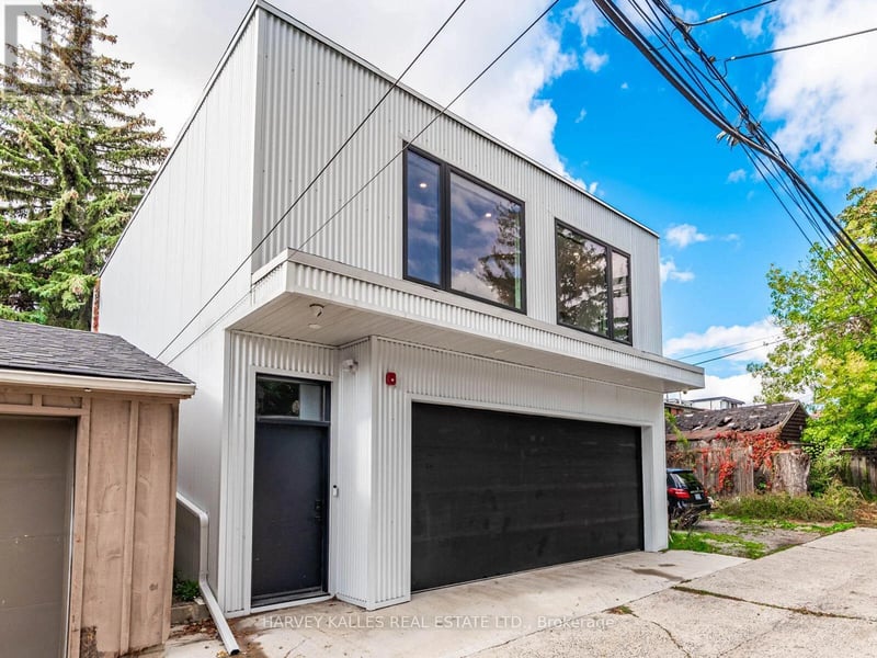 20 Leslie Garden Lane, Toronto (South Riverdale), Ontario, M4M3B4, Toronto (South Riverdale), Ontario — photo 1 of 5