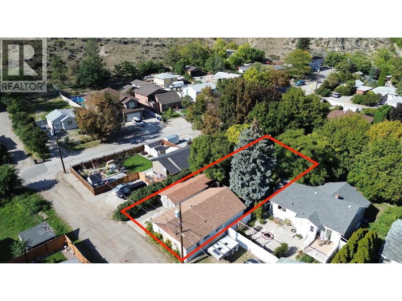 875 Tilton Avenue, Oliver, British Columbia, V0H1T0, Oliver, British Columbia — photo 1 of 5