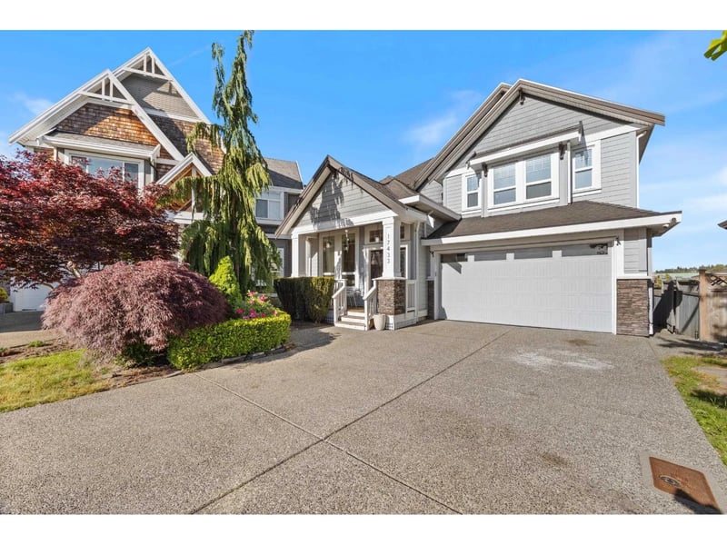 17433 1 Avenue, Surrey, British Columbia, V3Z9P9, Surrey, British Columbia — photo 1 of 5