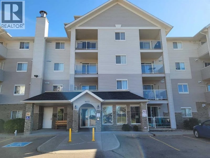 1632 Saamis Drive Northwest, Medicine Hat, Alberta, T1C4X3, Medicine Hat, Alberta — photo 1 of 5