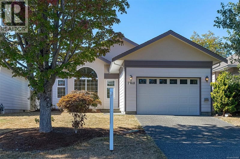 7968 Polo Park Crescent, Central Saanich, British Columbia, V8M2J4, Central Saanich, British Columbia — photo 1 of 5