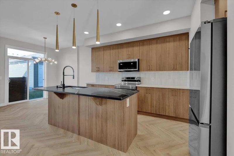2211 Crossbill LI NW, Edmonton, Alberta, T5S0Y6, Edmonton, Alberta — photo 1 of 5