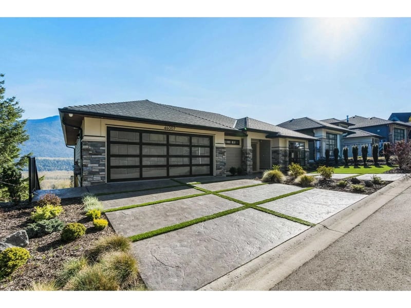 46007 WEEDEN Drive, Chilliwack, British Columbia, V2R5T8, Chilliwack, British Columbia — photo 1 of 5