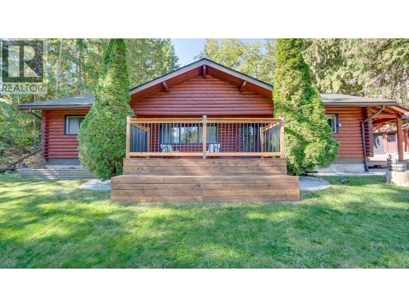 2452 Forest Drive, Blind Bay, British Columbia, V0E1H2, Blind Bay, British Columbia — photo 1 of 5