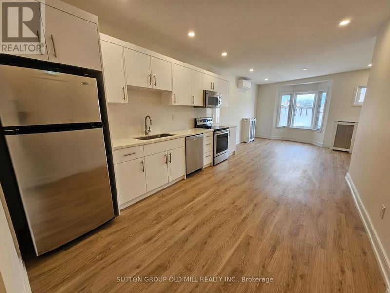 #2nd Floor 3293 Dundas Street West, Toronto (Junction Area), Ontario, M6P2A5, Toronto (Junction Area), Ontario — photo 1 of 5