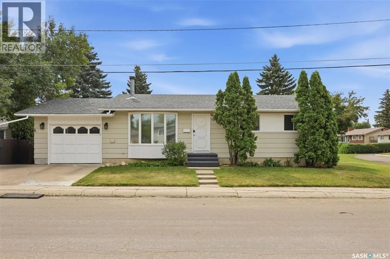 1535 Laura AVENUE, Saskatoon, Saskatchewan, S7N2R8, Saskatoon, Saskatchewan — photo 1 of 5