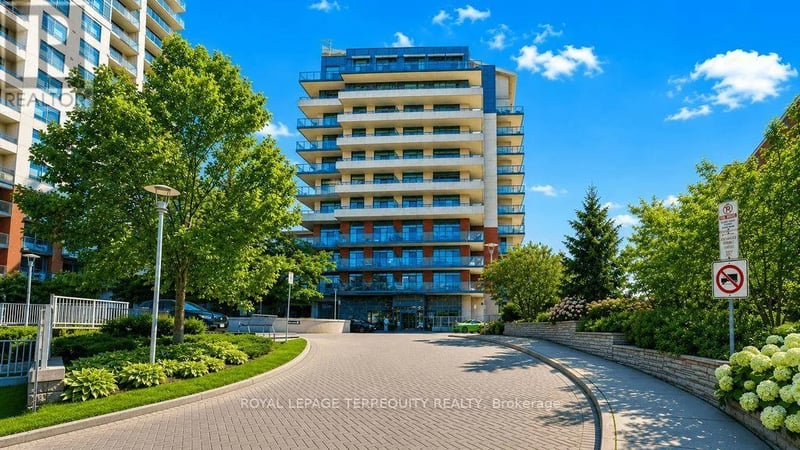 #202 35 Fontenay Court, Toronto (Edenbridge-Humber Valley), Ontario, M9A0E2, Toronto (Edenbridge-Humber Valley), Ontario — photo 1 of 5