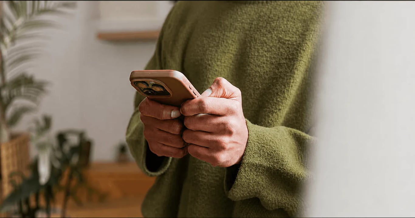 Member messaging their Meto clinician from their phone