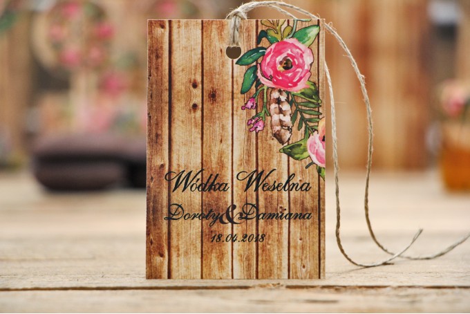 Zawieszki na butelkę - Rustykalne - dodatki ślubne z motywem drewna