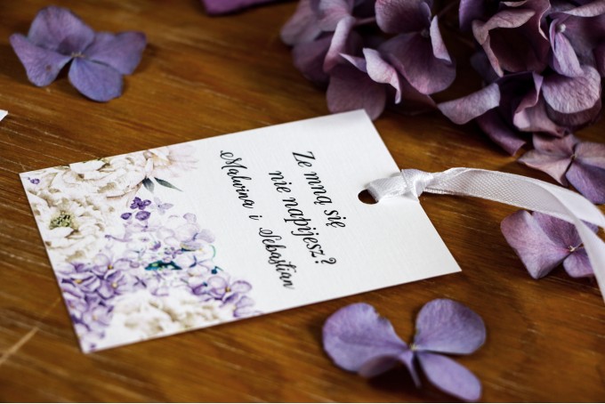 Kwiatowe Zawieszki na butelki weselne