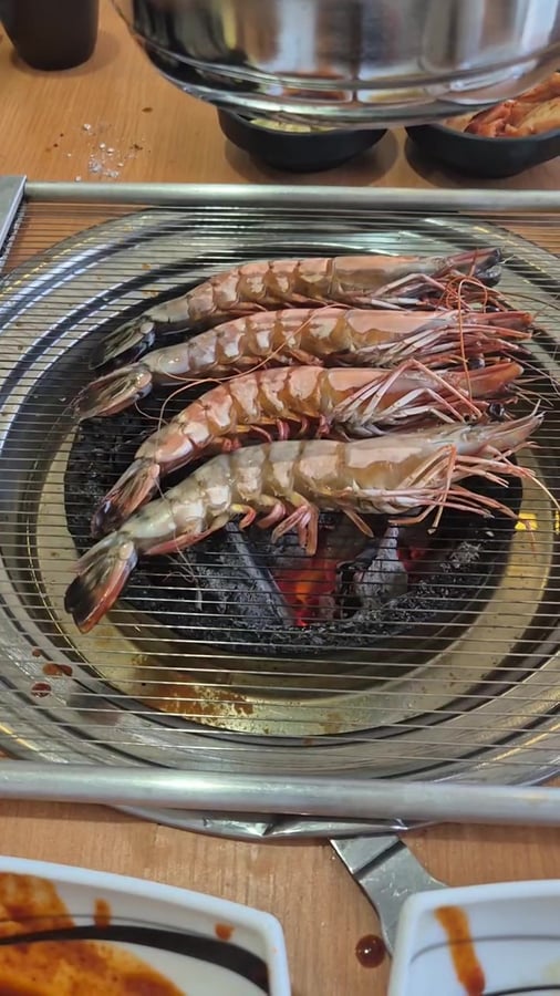 RICEHOUSE video: King Black Tiger shrimp on the grill