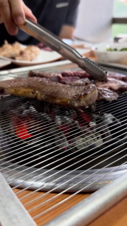 RICEHOUSE video: beef on the charcoal grill