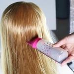 علبة توزيع الزيت للشعر منقطة