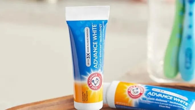 معجون تبييض الأسنان ادفانس وايت 170جم ARM & HAMMER Advance White Toothpaste