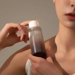 هارو هارو تونر حمض الهيالورونيك بخلاصة الأرز الأسود 150مل Haruharu Wonder Black Rice Hyaluronic Toner