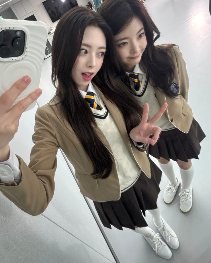 유나인지 리아인지 헷갈린다는 사진 | 인스티즈