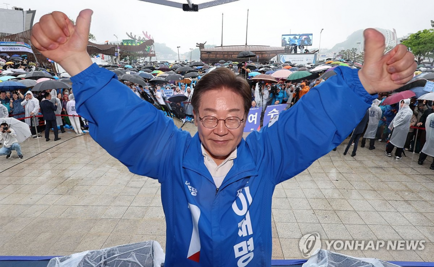 24b0d121e09c28a8699fe8b115ef046546a9fa39f7