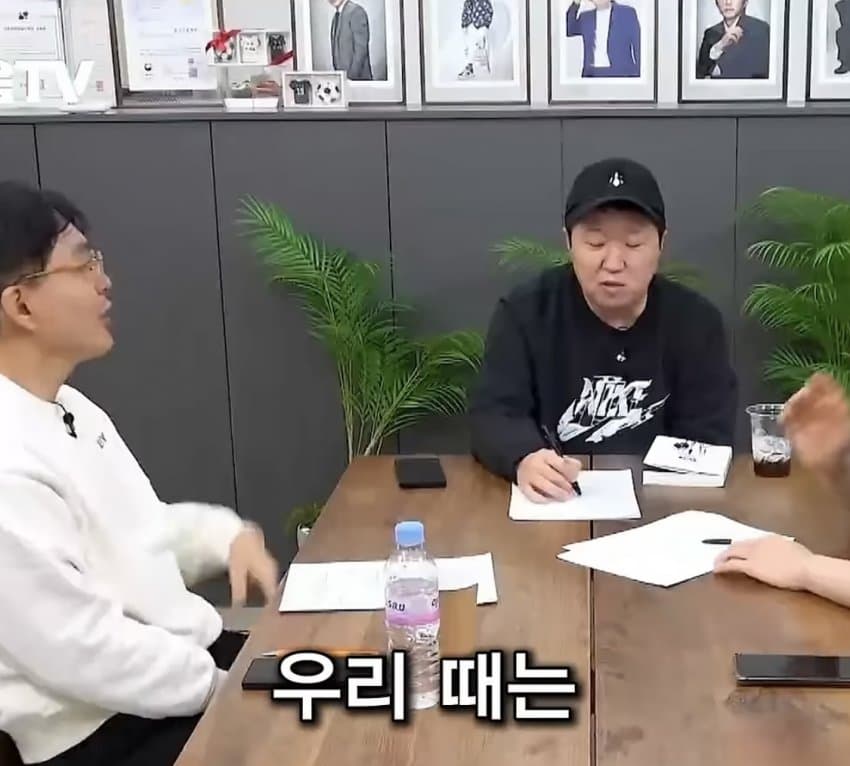 0ee4f505b780608323eef5964f9c701989738f0ecf4d378058f4e056df80725c4bdda7e570bc4cdbea964cfac359b198ac79223e