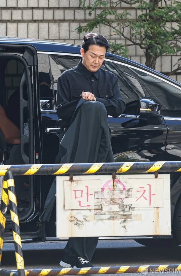 배우 박성웅, 어제 법원 증인출석 사진 | 인스티즈